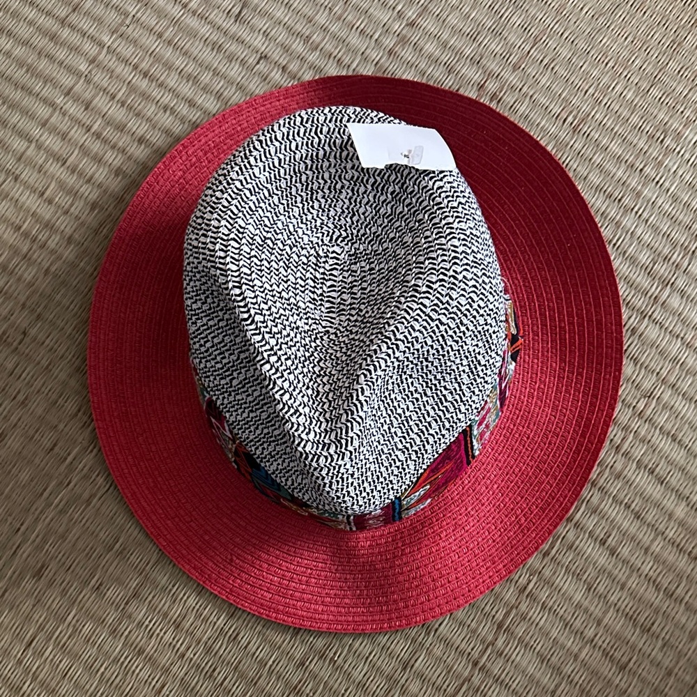 Stylish Hat - Picture 1 of 4
